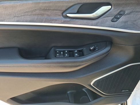 Used 2022 Jeep Grand Cherokee L Limited w/ Luxury Tech Group II image 21