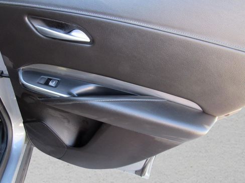 Used 2024 Cadillac XT4 Premium Luxury image 37