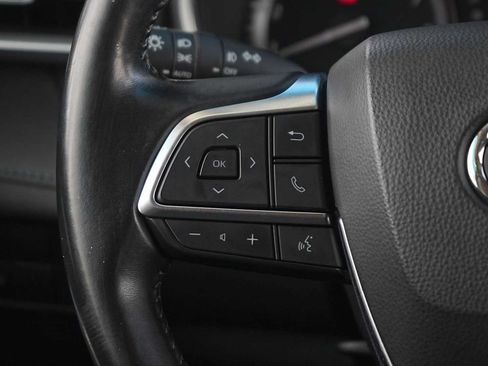 Used 2021 Toyota Highlander XLE AWD/4WD image 17