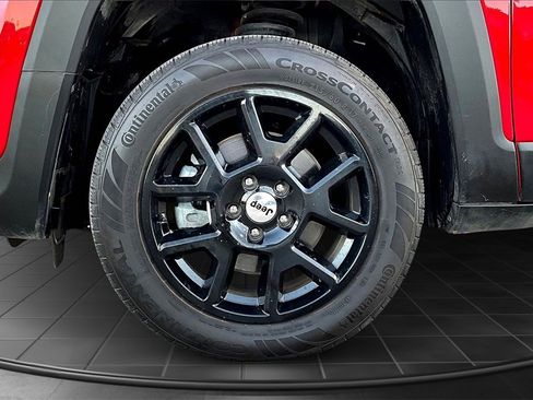 Used 2023 Jeep Renegade Latitude image 9