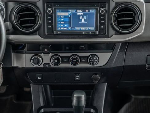 Used 2017 Toyota Tacoma SR5 image 23