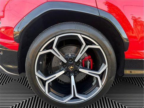 Used 2019 Lamborghini Urus AWD/4WD image 14