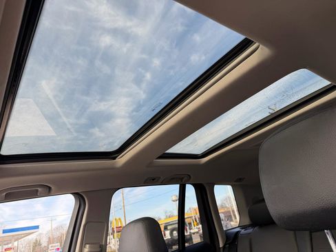 Used 2010 Mercedes-Benz GLK 350 4MATIC image 21