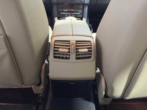 Used 2010 Mercedes-Benz E 350 Sedan image 18