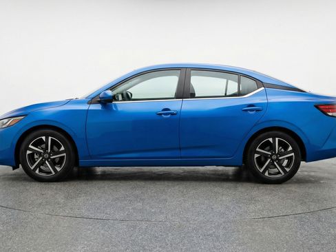 Used 2025 Nissan Sentra SV image 5