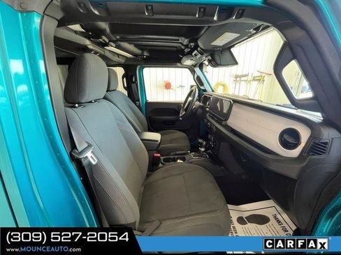 Used 2024 Jeep Wrangler Unlimited w/ Convenience Group AWD/4WD image 5