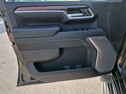 New 2026 GMC Sierra 2500 Denali w/ Denali Reserve Package AWD/4WD image 16