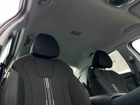 New 2025 Hyundai Elantra Blue image 17