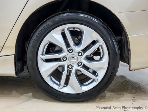 Used 2018 Honda Accord LX image 12