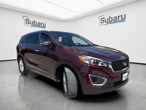 Used 2017 Kia Sorento FWD w/ LX Convenience Package image 1