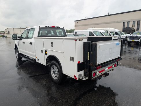 Used 2018 Ford F250 XL w/ Power Equipment Group AWD/4WD image 6