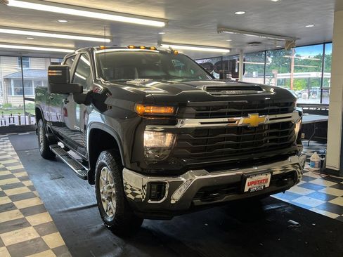 Used 2024 Chevrolet Silverado 2500 LT w/ All Star Edition AWD/4WD image 1