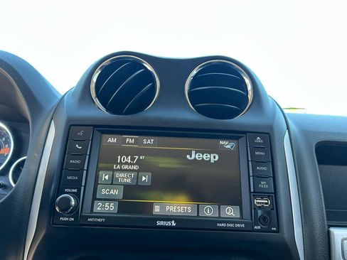 Used 2017 Jeep Compass High Altitude AWD/4WD image 12