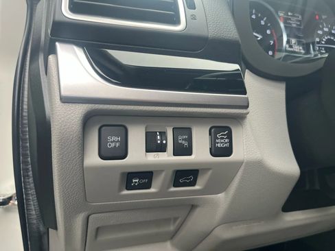 Used 2017 Subaru Forester 2.5i Limited image 20