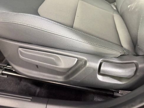 Used 2025 Kia Niro LX image 21