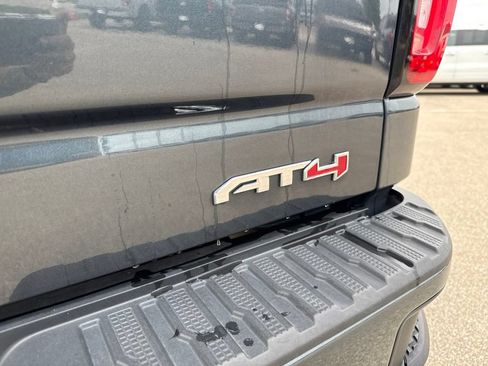 Used 2020 GMC Sierra 1500 AT4 w/ AT4 Premium Package AWD/4WD image 8