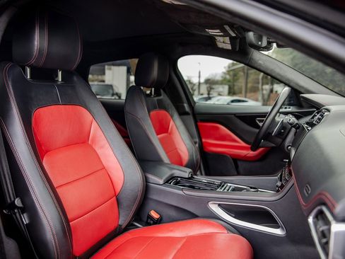 Used 2020 Jaguar F-PACE R-Sport image 23