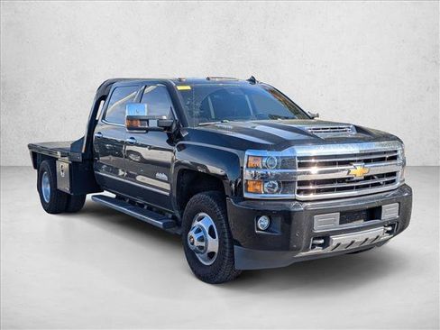 Used 2018 Chevrolet Silverado 3500 High Country w/ Duramax Plus Package image 4