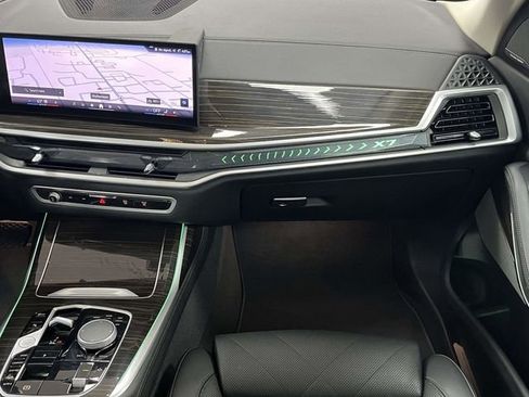 Used 2025 BMW X7 xDrive40i w/ Premium Package AWD/4WD image 24