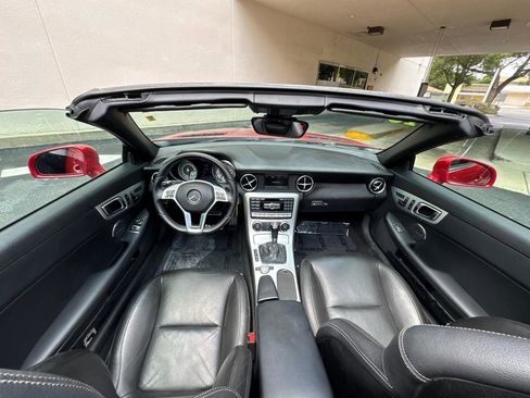 Used 2013 Mercedes-Benz SLK 250 image 23