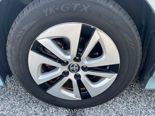 Used 2018 Toyota Prius Two w/ Prius Two Safety Plus Package FWD image 6