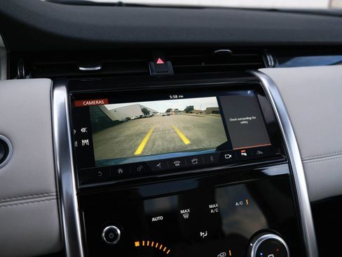 Used 2020 Land Rover Discovery Sport SE image 40