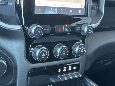 New 2026 RAM 1500 Express AWD/4WD image 18