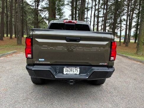 Used 2024 Chevrolet Colorado ZR2 w/ ZR2 Convenience Package III AWD/4WD image 3