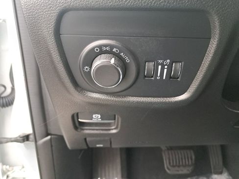 Certified 2024 Jeep Grand Cherokee L Laredo image 29