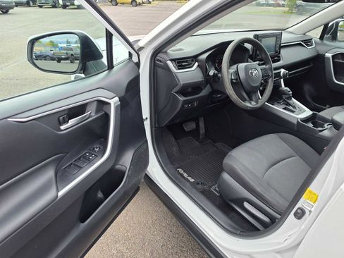 Used 2019 Toyota RAV4 XLE FWD image 20