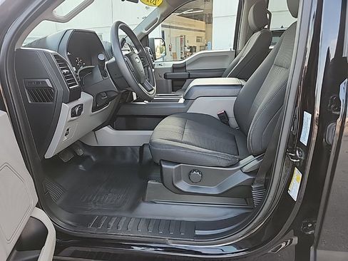 Used 2018 Ford F150 XL w/ Equipment Group 101A Mid AWD/4WD image 30