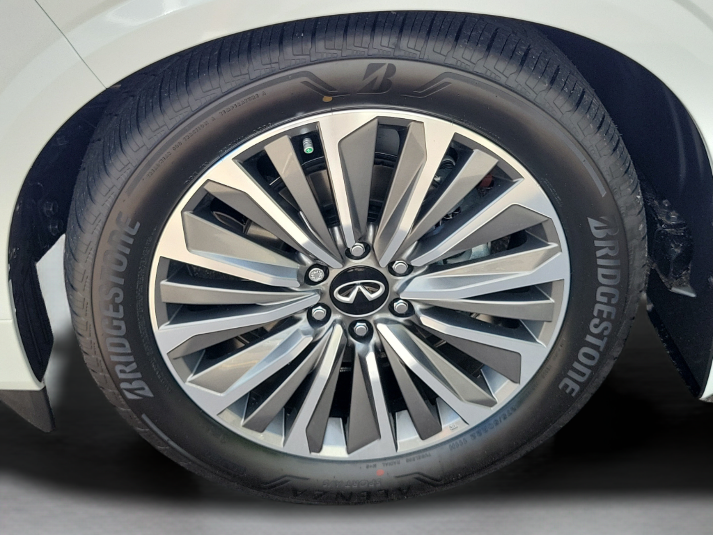 New 2027 INFINITI QX80 Luxe w/ Cargo Package AWD/4WD image 25