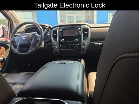 Used 2018 Nissan Titan Platinum Reserve w/ Platinum Utility Package AWD/4WD image 12