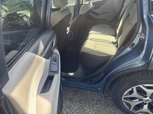Used 2019 Subaru Forester Premium AWD/4WD image 9