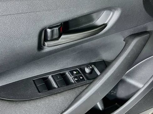 Used 2023 Toyota Corolla LE FWD image 12