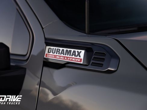 Used 2025 GMC Sierra 3500 AT4 w/ AT4 Premium Plus Package image 6