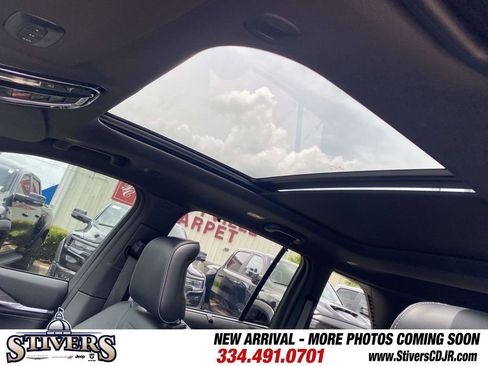 Used 2024 Jeep Grand Cherokee Overland w/ Adv Protech Group III AWD/4WD image 23