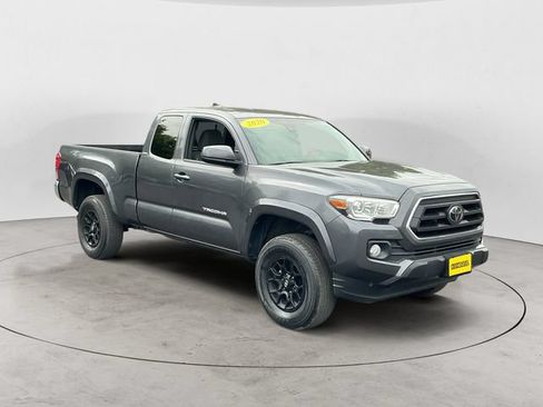 Used 2020 Toyota Tacoma SR5 AWD/4WD image 3