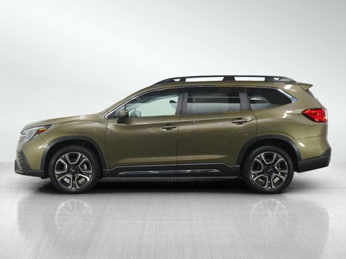 Used 2023 Subaru Ascent Limited image 2