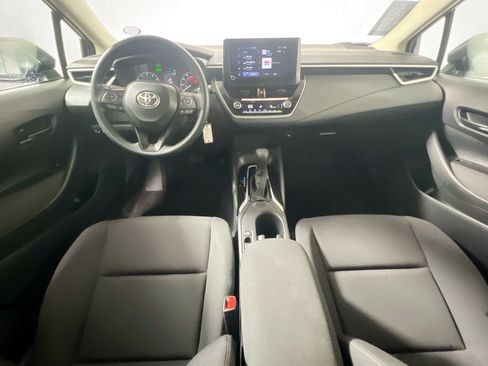 Used 2025 Toyota Corolla LE FWD image 27