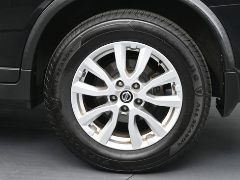 Used 2020 Nissan Rogue SV image 19