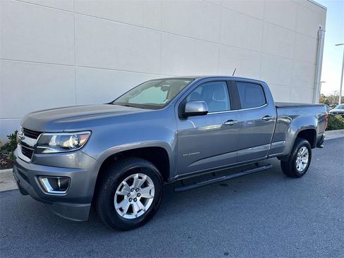 Used 2019 Chevrolet Colorado LT w/ LT Convenience Package image 3