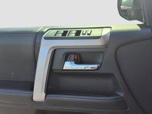 Used 2023 Toyota 4Runner SR5 Premium image 15