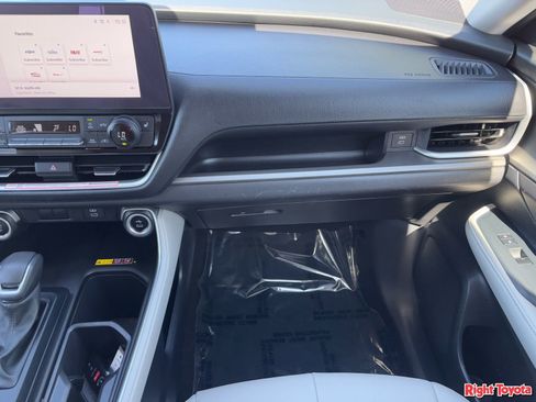 Certified 2025 Toyota Grand Highlander FWD image 18