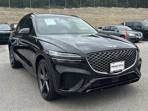 Used 2023 Genesis GV70 2.5T w/ Sport Prestige Package AWD/4WD image 4