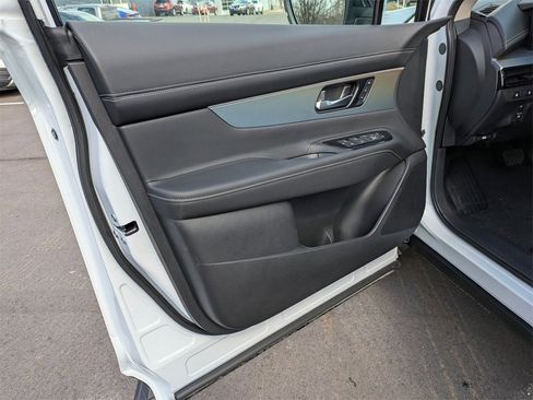 New 2025 Nissan Murano SL image 14