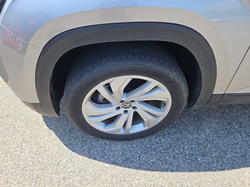 Used 2023 Volkswagen Atlas SE w/ Panoramic Sunroof Package AWD/4WD image 2