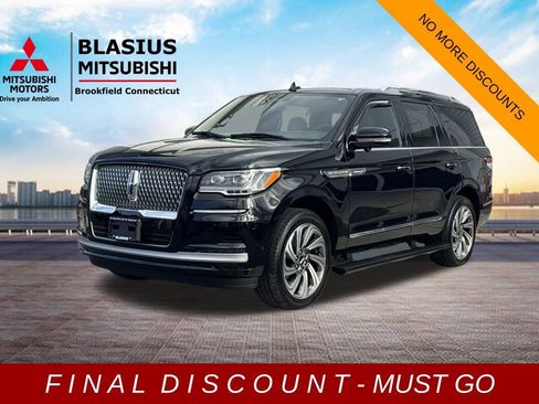 Used 2022 Lincoln Navigator Reserve image 4