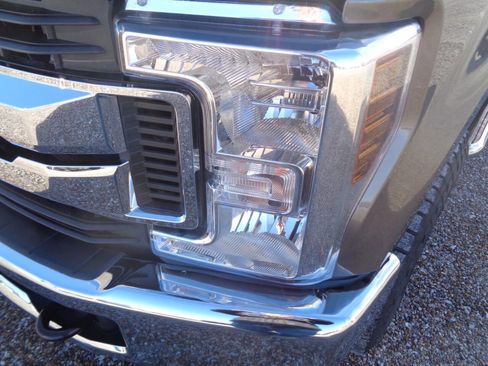 Used 2019 Ford F250 XLT image 35