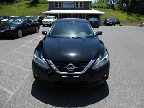 Used 2017 Nissan Altima 2.5 SV FWD image 9